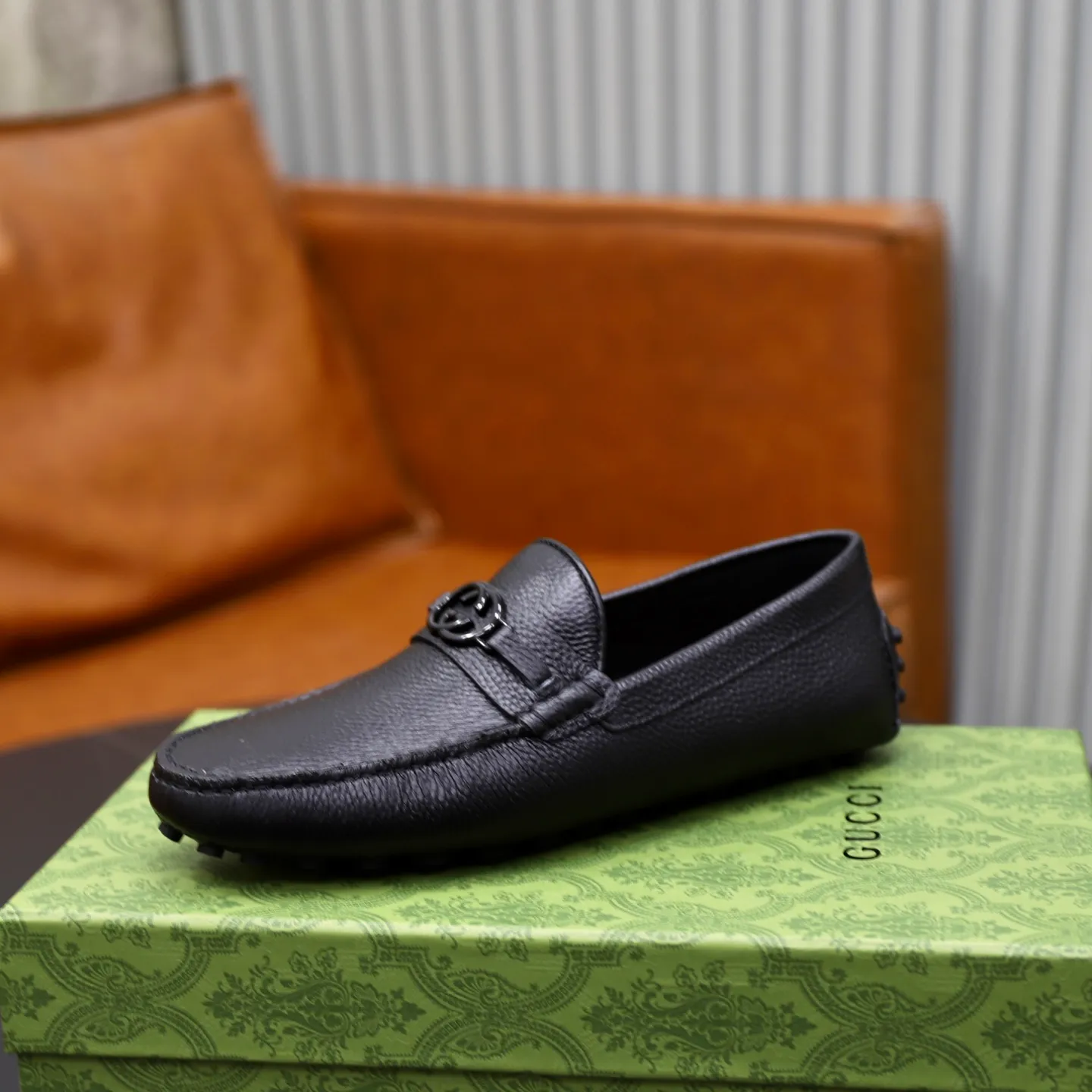 Ex-factory price: 460💰[GUCCI] Gucci ⚠️High-end men’s driving and pedal series ⚠️38-44 (customized for 45) ⚠️All original cowhide leather! Thick and soft! Made entirely of calfskin lining! Rubber sheet anti-slip beanie sole! Three-dimensional package technology! Fashionable and classic! Handicrafts! Original high quality! Feel free to compare!